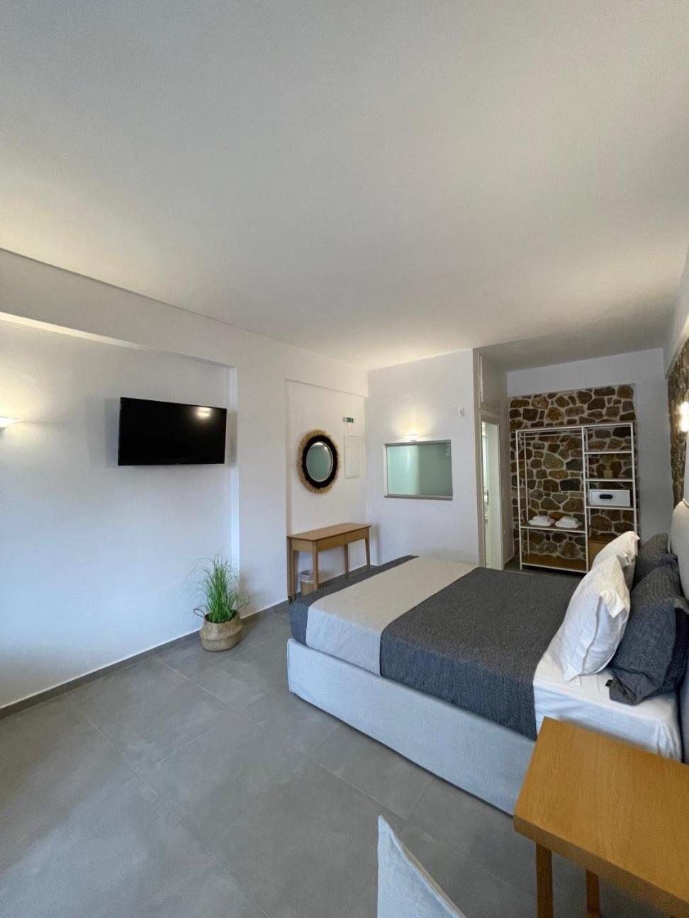 Trocadero Luxury Suites Ermióni Kültér fotó